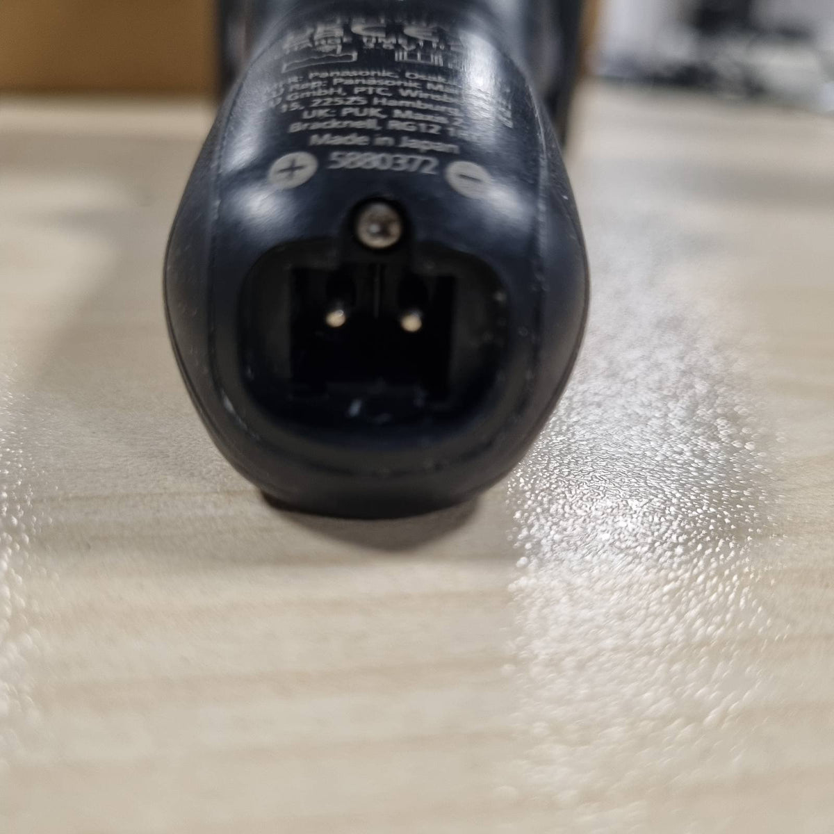 307095 - PANASONIC ES-LS9A-K803 Makinë rroje elektrike për burra, 6 tehe, për lagësht dhe tharje, me sensor dhe sistem pastrimi.