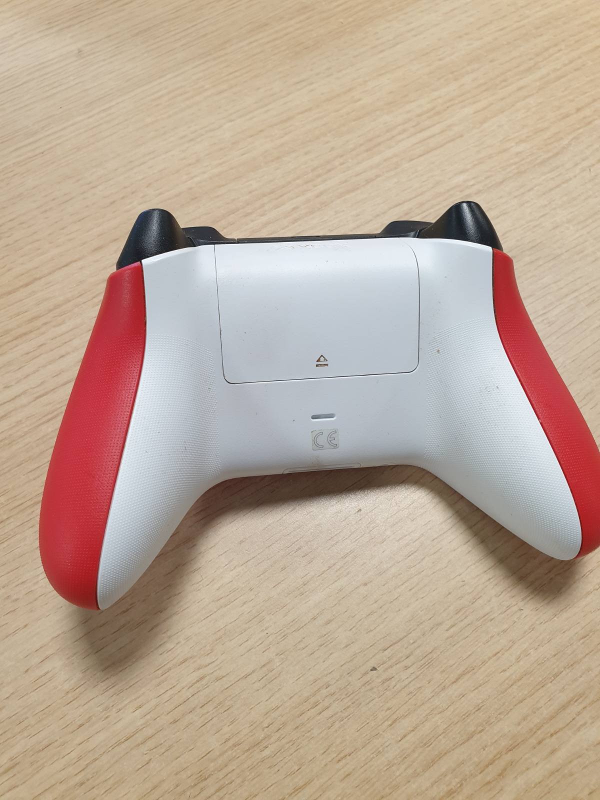 295640 - XBOX LIVE PA FIL - PULSE RED SERIE X, SERIE S, ONE, WINDOWS 10 DHE 11, ANDROID DHE IOS