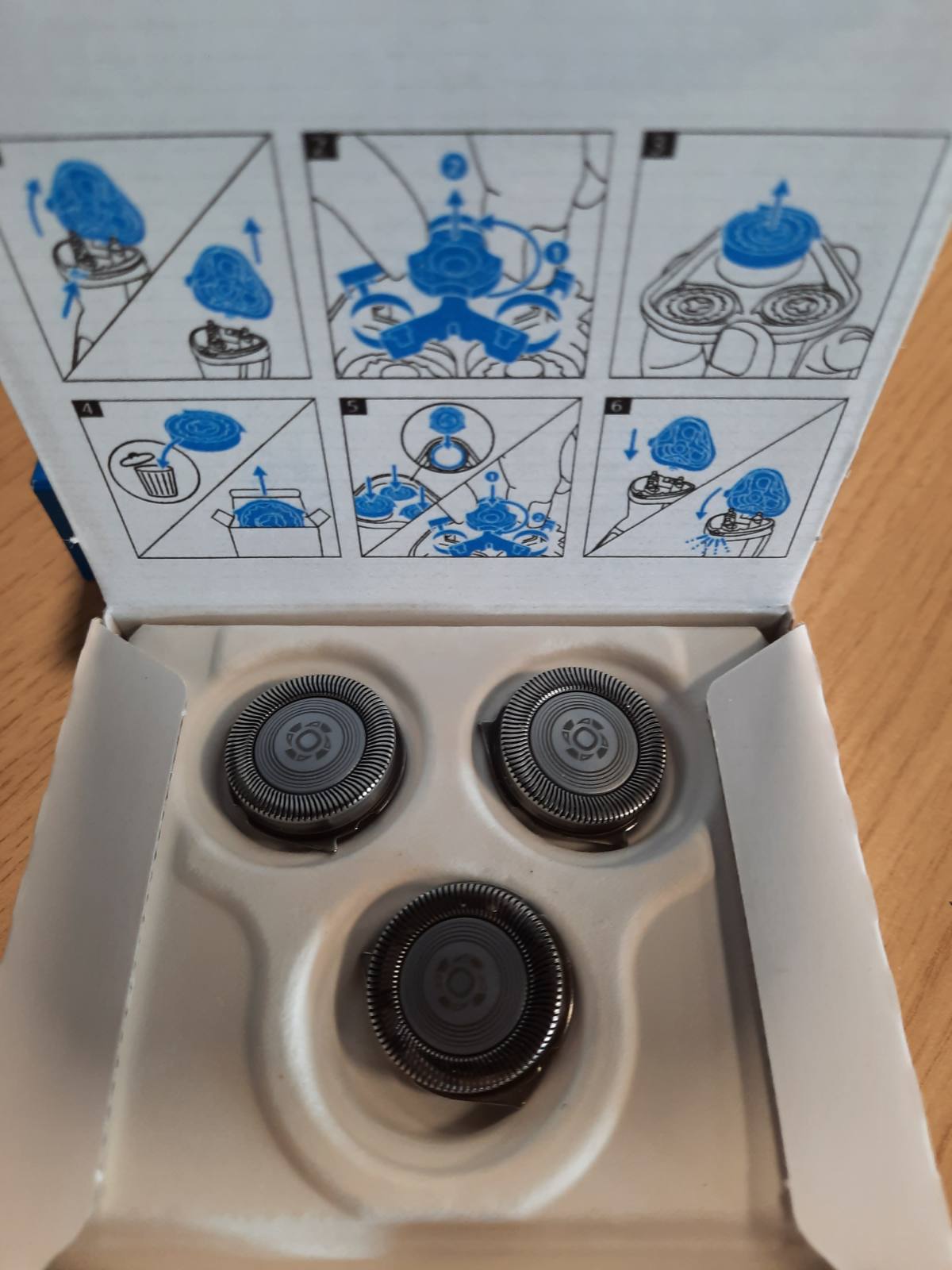 296975 - PHILIPS - Koka rroje SH30/50, e pajtueshme me rrojat e serisë 1000, 3000 dhe 5000, 3 tehe, vetë-mprehëse