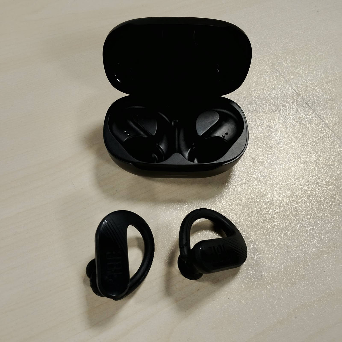 305106 - JBL ENDURANCE PEAK 3, Kufje sportive pa tel, Bluetooth, IP68, Jetëgjatësi baterie deri në 50 orë, të zeza