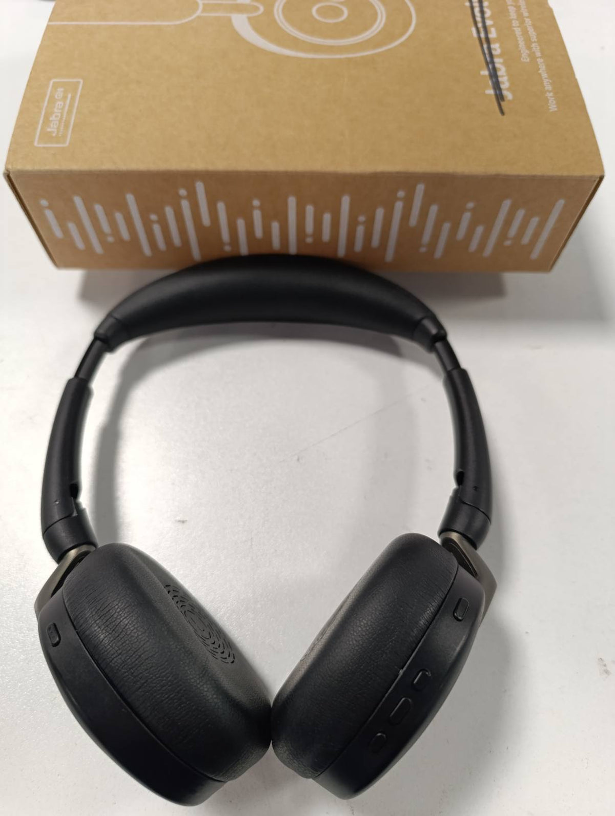 305038 - JABRA Evolve2 65 Flex - Kufje stereo Bluetooth me panel karikimi pa tel, teknologji Jabra ClearVoice, ANC hibride - të certifikuara për MS Teams - të zeza