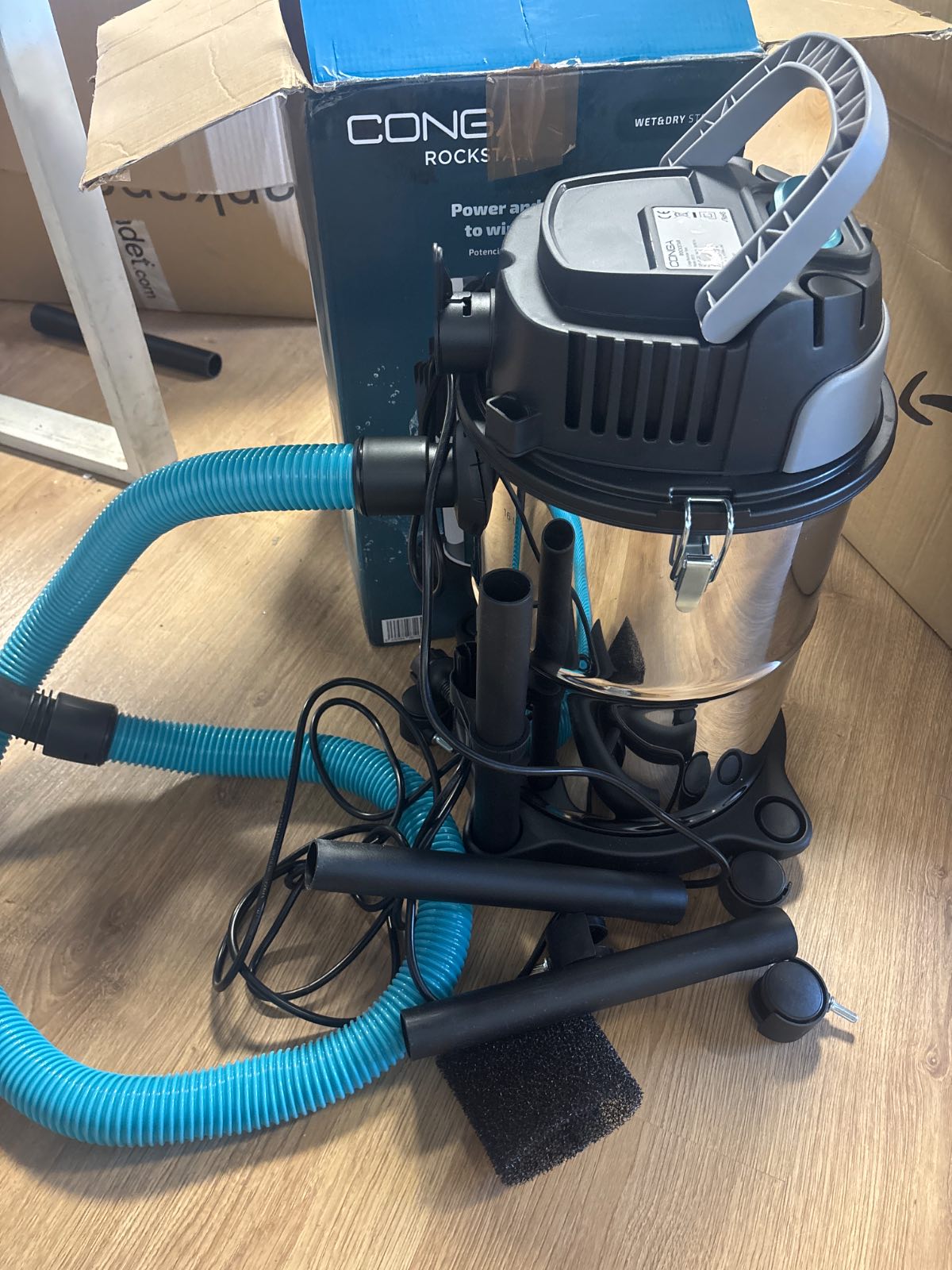 320818 - CECOTEC Fshesë me korrent për lëndë të ngurta dhe të lëngshme 16 L Conga Rockstar, Çelik i lagësht dhe i thatë, 1200 W, 20 kPa, Funksion i dyfishtë: Fshesë me korrent dhe fryrës, Strukturë metalike, Rrota, Rreze veprimi 5 m