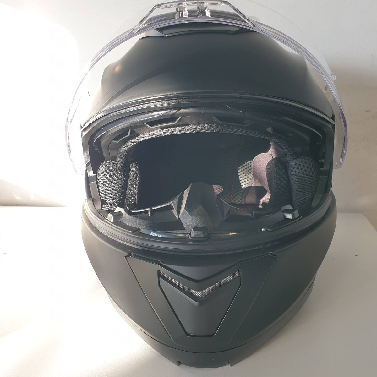 312751 - VINZ SANTOS HELMETË MODULARE ME VIZKË DIELLI - E MIRATUAR ECE 22.06, PËRPUTHSHME ME PINLOCK, MOTOÇIKLETE PËR FYTYRËN E PLOTË, MADHËSITË XS-XXL - E ZEZË MAT