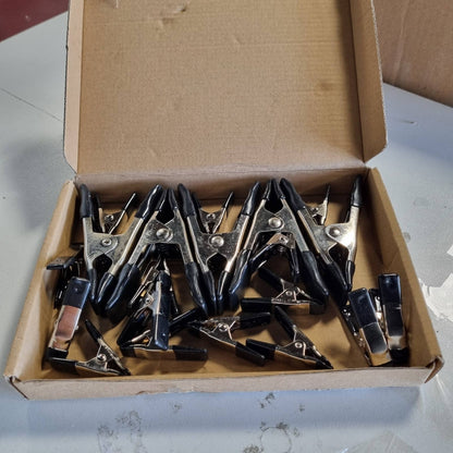 322671 - AMAZON BASICS Set me 20 kapëse çeliku për sustë - 15 copë 1.91 cm, 5 copë 2.54 cm, E zezë/Argjendtë