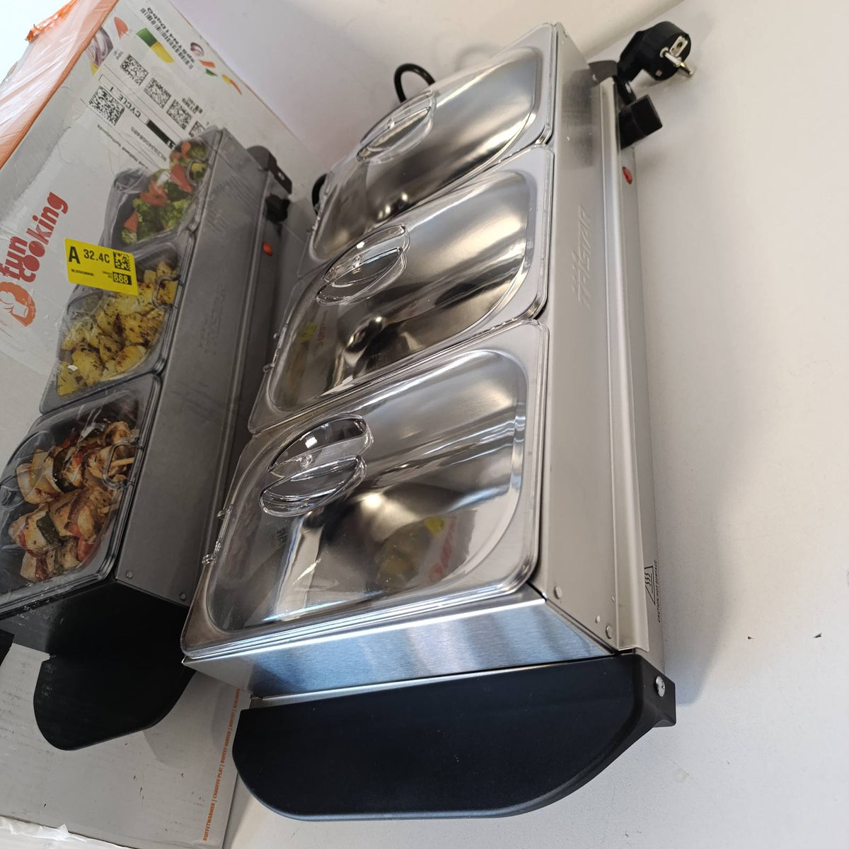 320827 - Tristar - Ngrohëse Bufeje prej Çeliku Inoks, 4.2 L, Termostat i Rregullueshëm, 3 Tabaka Ngrohëse, 200 W, Argjend, BP-6283