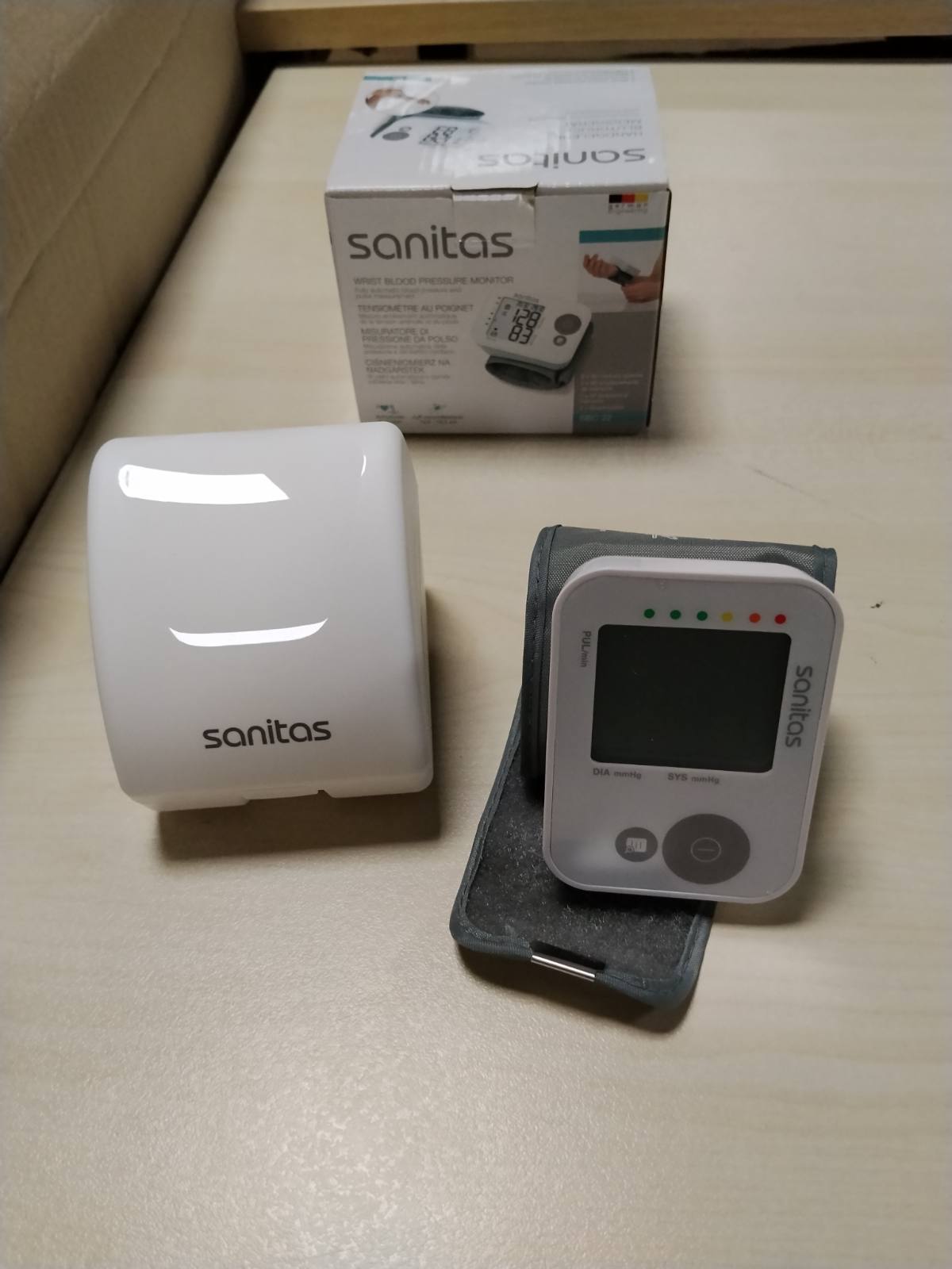 302159 - SANITAS Monitor presioni i gjakut SBC 22 për kyçin e dorës, matje automatike e presionit të gjakut dhe pulsit