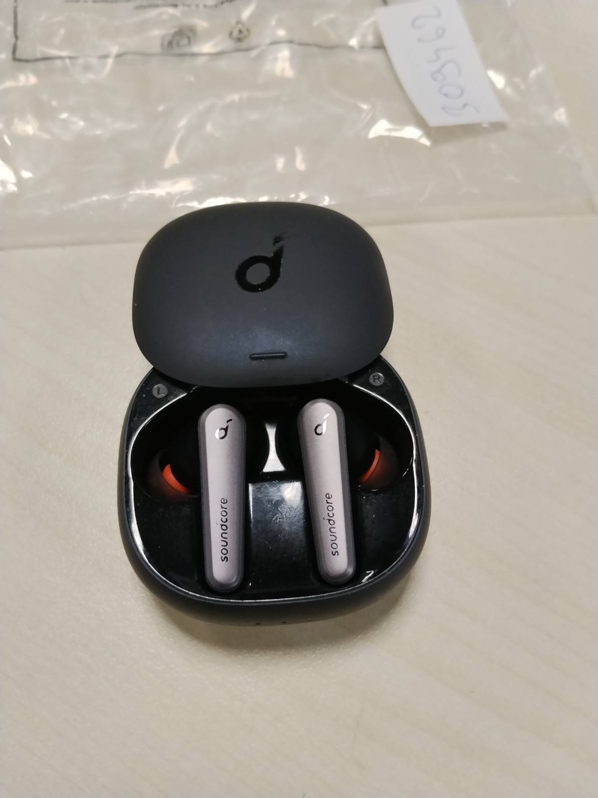 309462 - ANKER Kufje Soundcore Liberty Air 2 Pro True Wireless, Anulim Aktiv i Zhurmës, Teknologji PureNote, 6 Mikrofonë, Jetëgjatësi Baterie 26-orëshe, EQ HearID, Bluetooth 5, Karikim Pa Tel (i Zi)