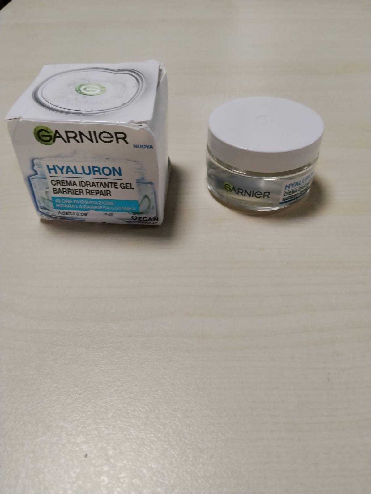 303867 - GARNIER Krem Xhel Dite për Lëkurë Normale, 50 ml, I Pasuruar me Acid Hialuronik, Aloe Vera dhe Glicerinë, Hidratuar deri në 48 orë