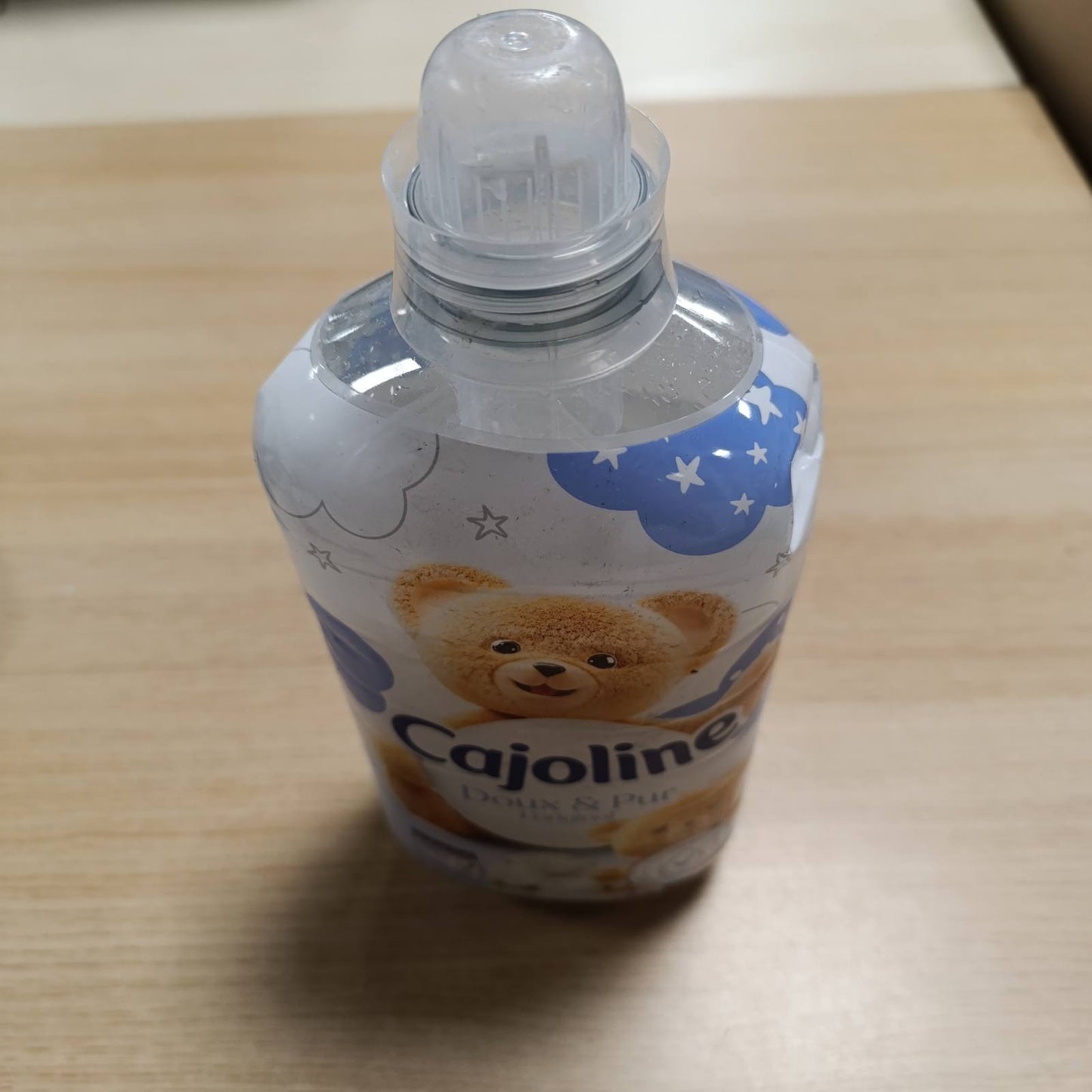 321207 - CAJOLINE Zbutës i lëngshëm për rroba Hipoalergjik, 1.386L, 66 larje, i testuar dermatologjikisht, i përshtatshëm për lëkurë të ndjeshme dhe foshnje