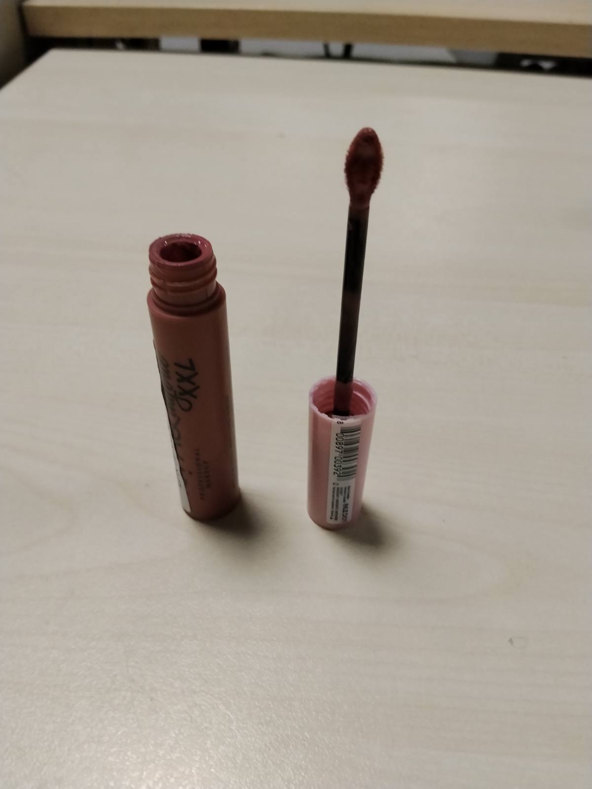 297564 - NYX PROFESSIONAL MAKEUP Lip Lingerie XXL, Buzëkuq i Lëngshëm Mat, 4 ml