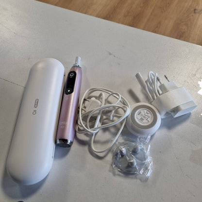 302685 - ORAL-B Furçë dhëmbësh elektrike iO 9, rozë, 7 mënyra larjeje, 16 zona pastrimi, ekran interaktiv, e, kuti udhëtimi