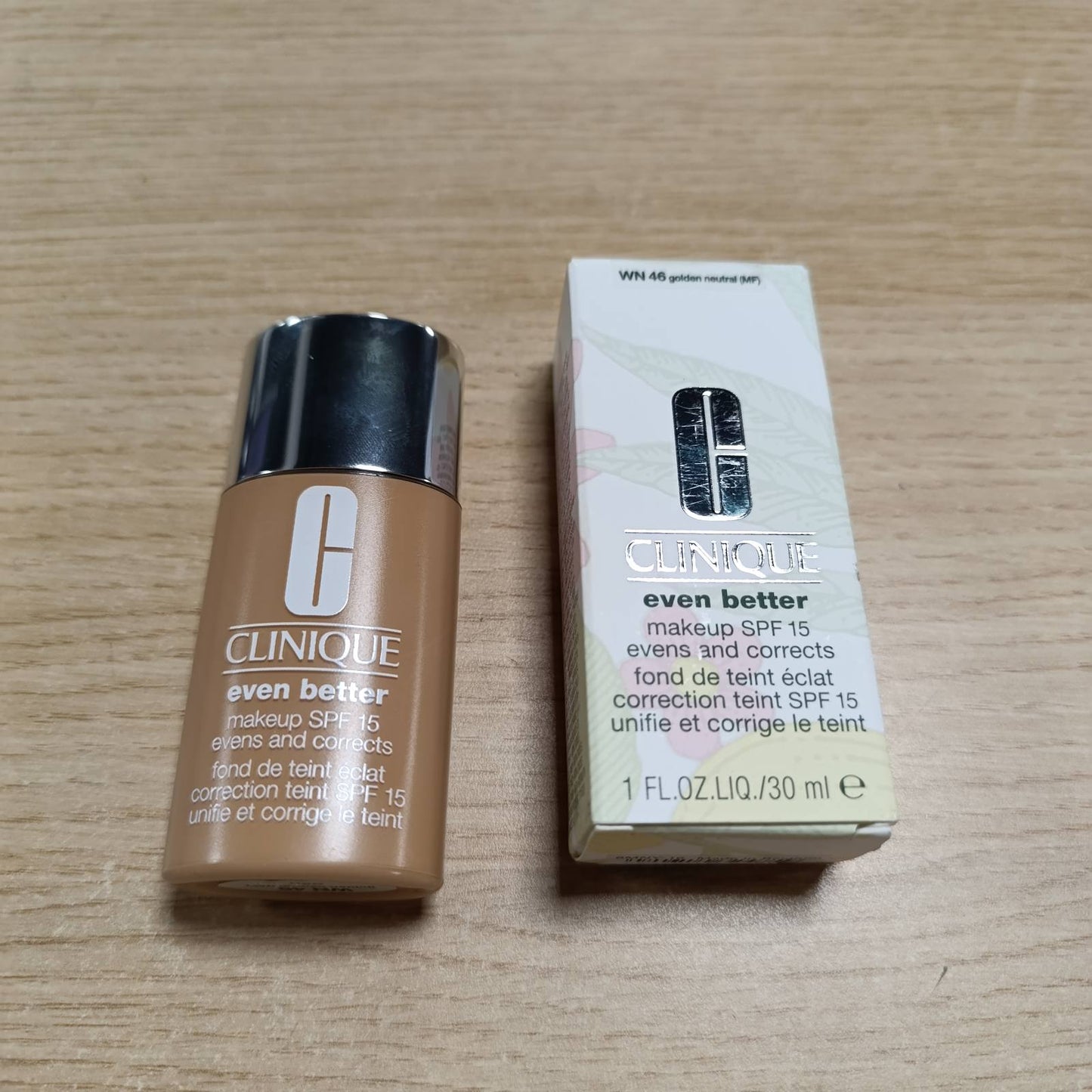 289876 - CLINIQUE Even Better™ - Fondatinë e lëngshme me mbulim të mesëm, vitaminë C, SPF 15, përfundim natyral dhe mbrojtje kundër njollave të errëta