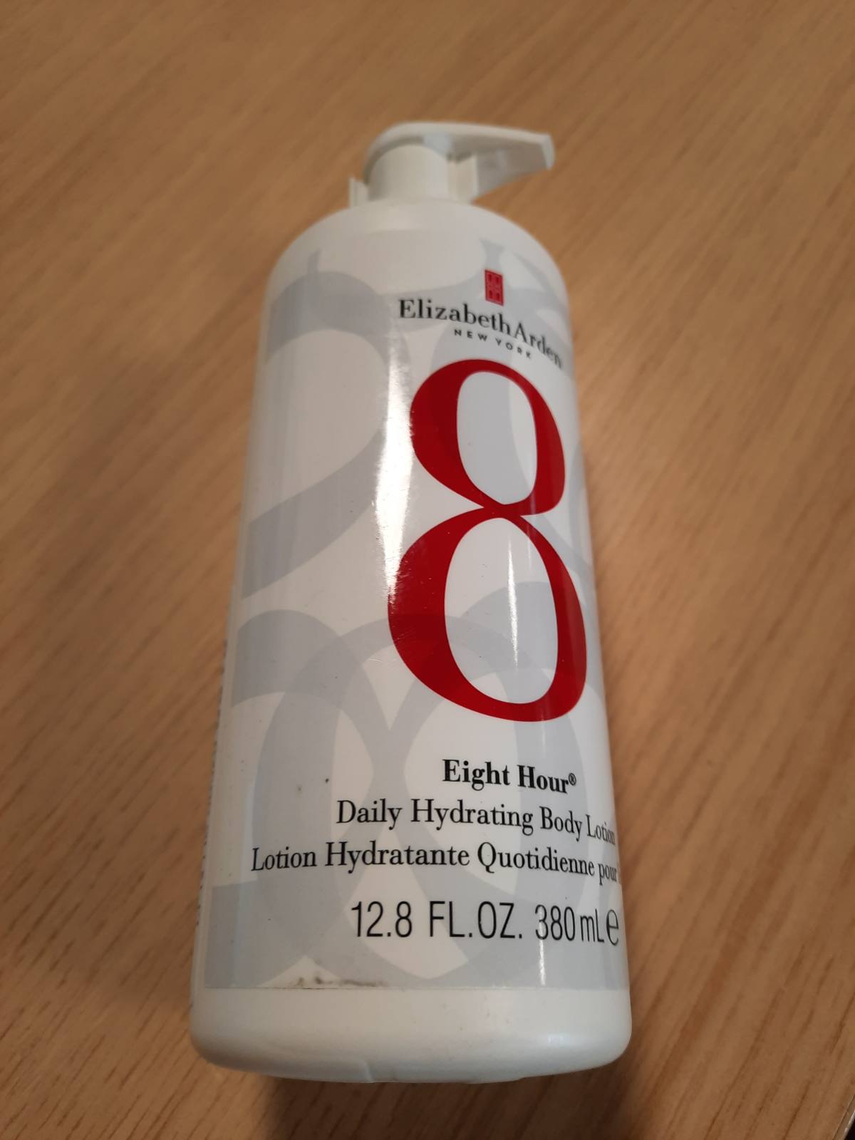 321383 - ELIZABETH ARDEN Locion trupi hidratues Eight Hour Daily, 380 ml, me gjalpë shea dhe vaj avokadoje