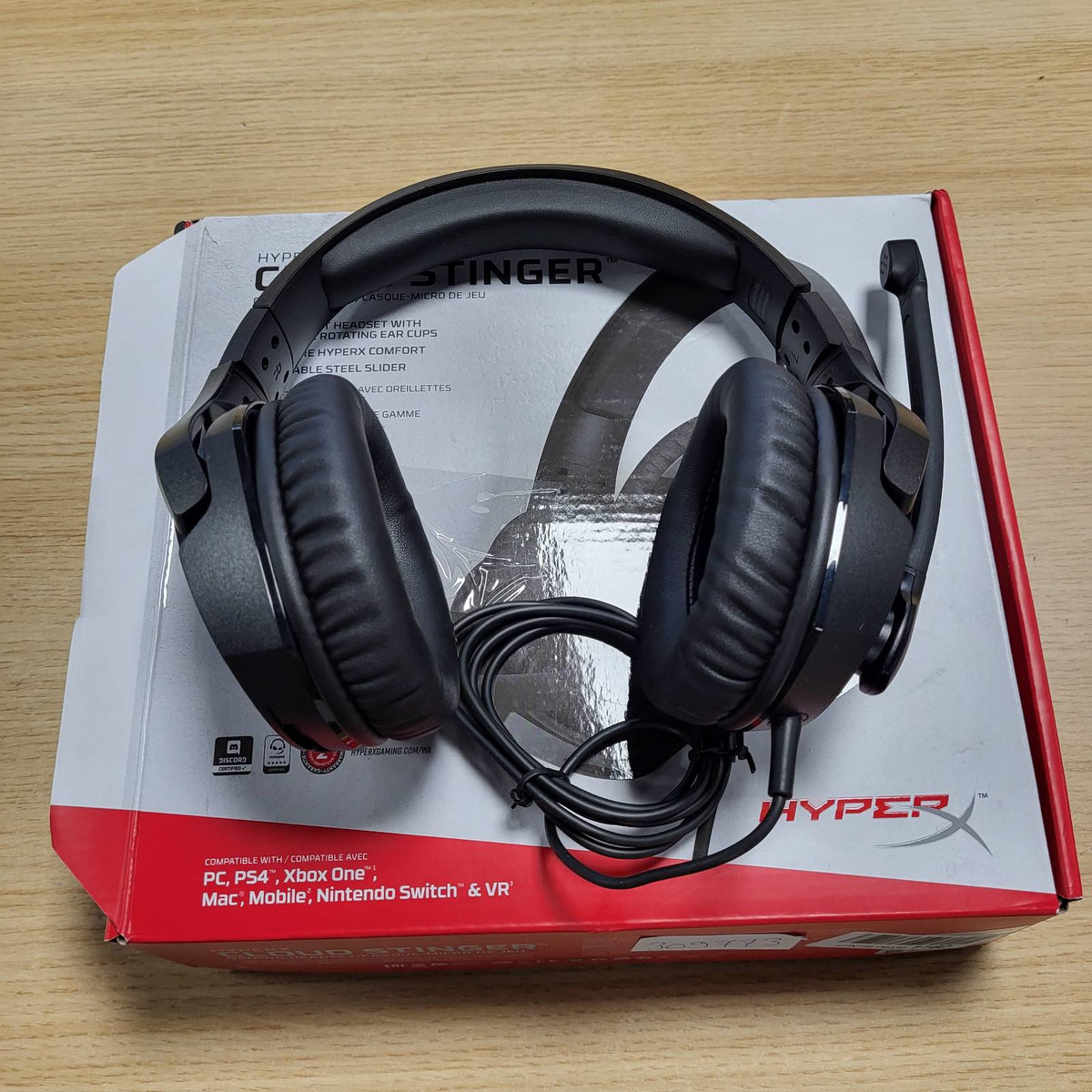 309773 - HYPERX Kufje për Lojëra Cloud Stinger, 53 mm, Tingull Surround 7.1, Mikrofon me Flip-to-Mute, Lidhje USB dhe 3.5 mm, E Zezë
