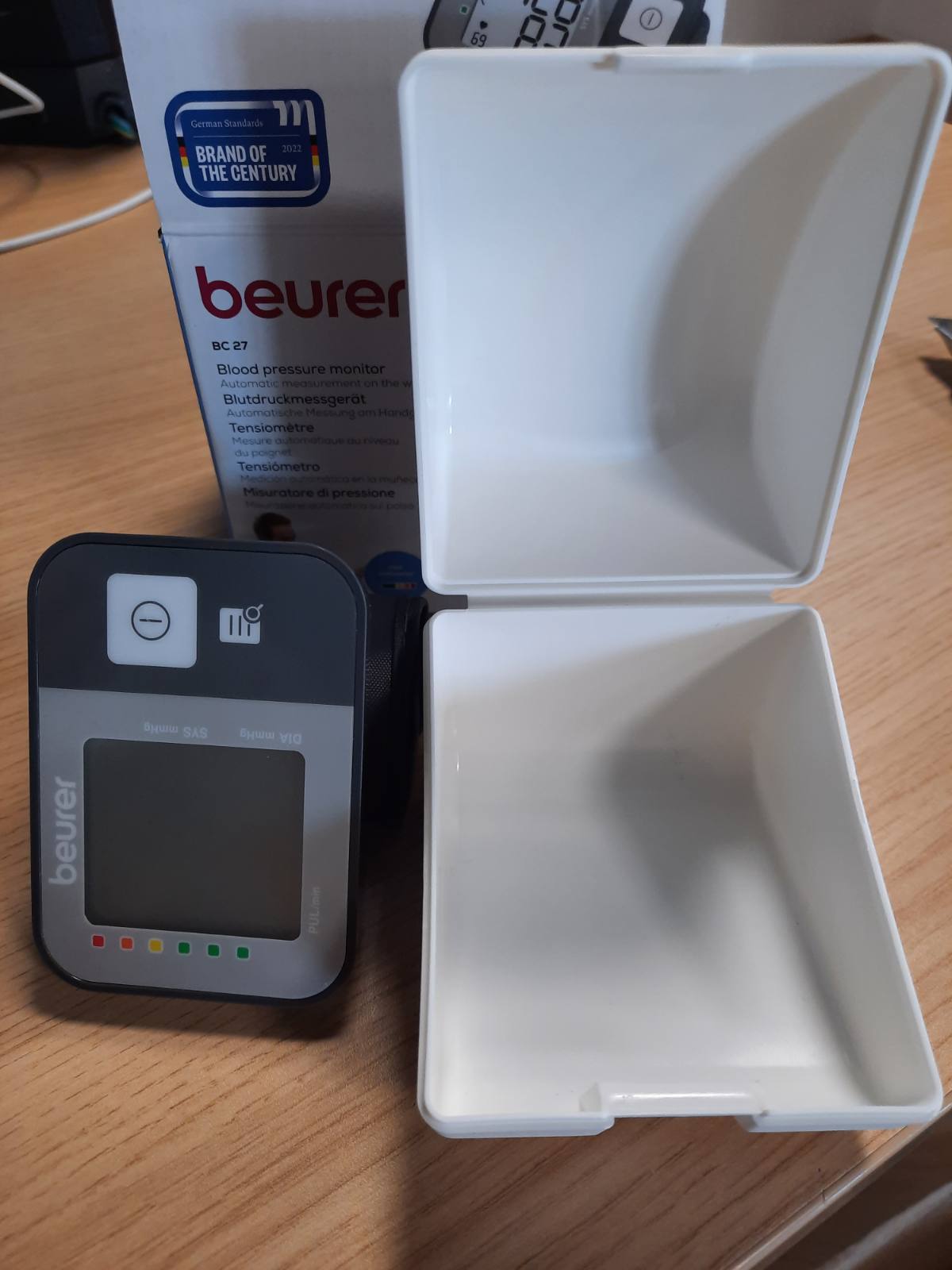 307528 - BEURER Monitor tensioni i gjakut BC 27, për kyçin e dorës, për perimetër kyçi 14-19.5 cm