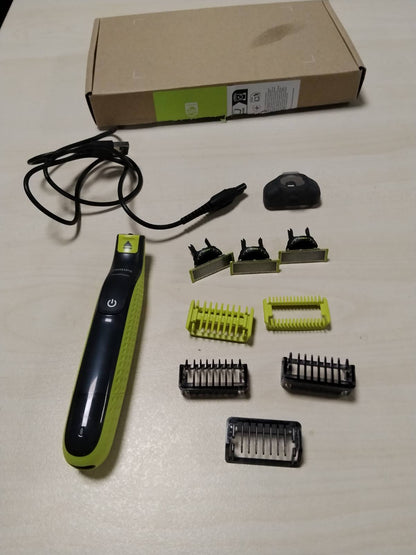 302808 - PHILIPS OneBlade 360 Fytyrë & Trup, Makinë rroje elektrike, 3 tehe 360, 3 aksesorë shkurtimi (1/3/5 mm), 2 aksesorë trupi, QP2824/31