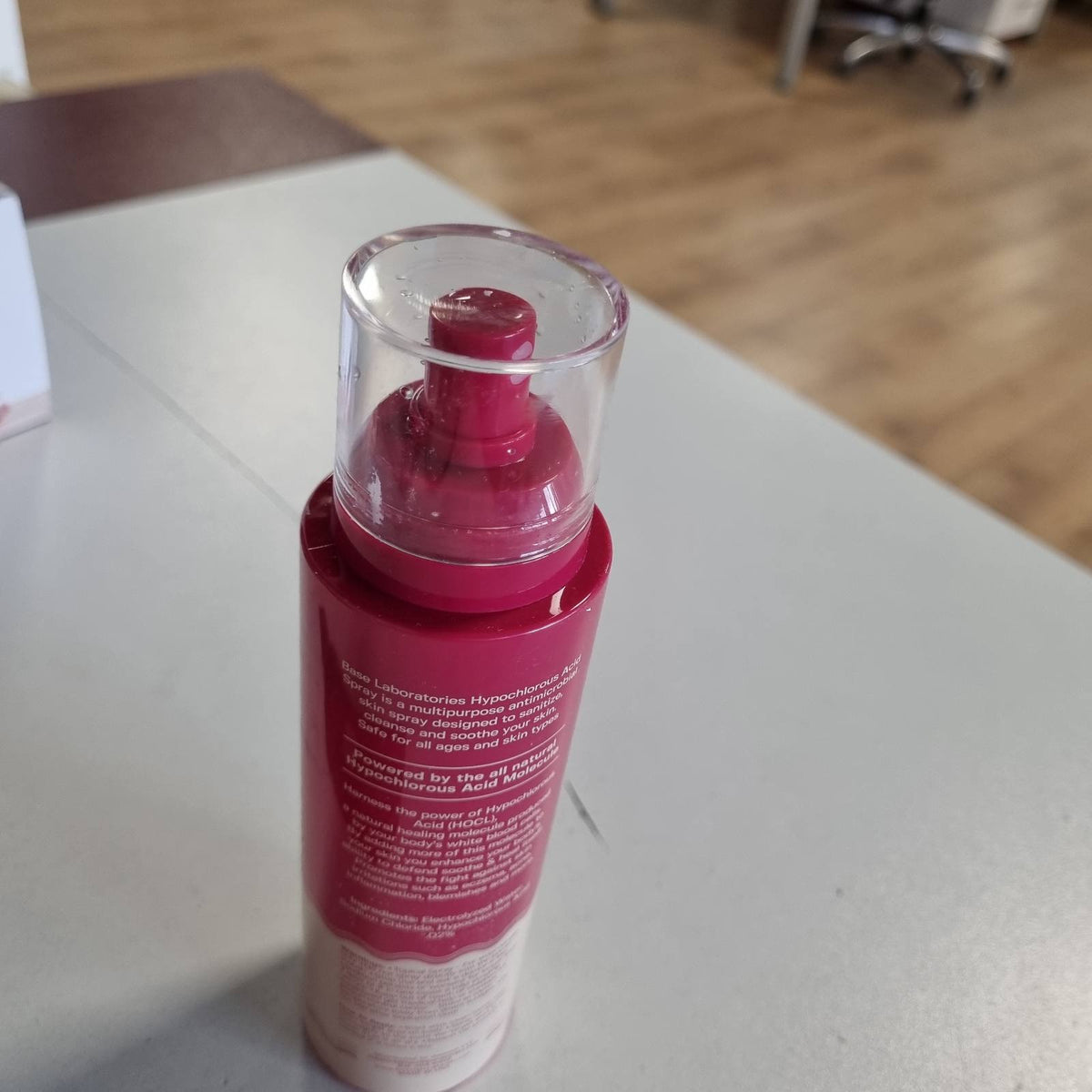 303619 - BASE LABORATORIES Sprej me acid hipoklorik, 100ml, shërimi i lëkurës së plagëve, tretësirë për kujdesin e plagëve, ekzemën, kujdesin pas tatuazheve dhe shpimeve