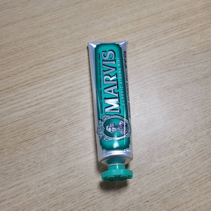 308285 - MARVIS Pastë dhëmbësh me aromë klasike të fortë menteje, 85 ml