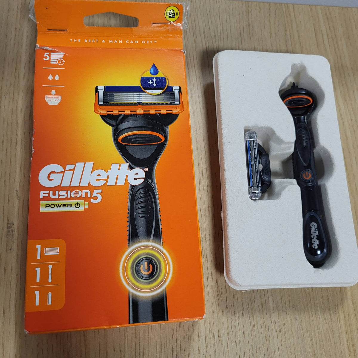 297457 - GILLETTE Brisk për Burra Fusion 5 Power, me 1 Mbushje, i Zi
