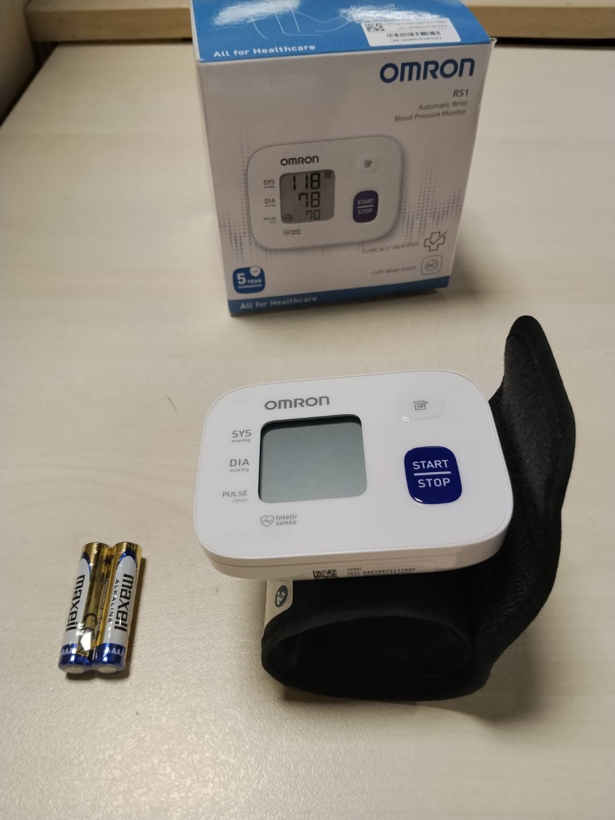 296957 - OMRON Monitor dixhital i tensionit të gjakut për kyçin e dorës, i validuar klinikisht