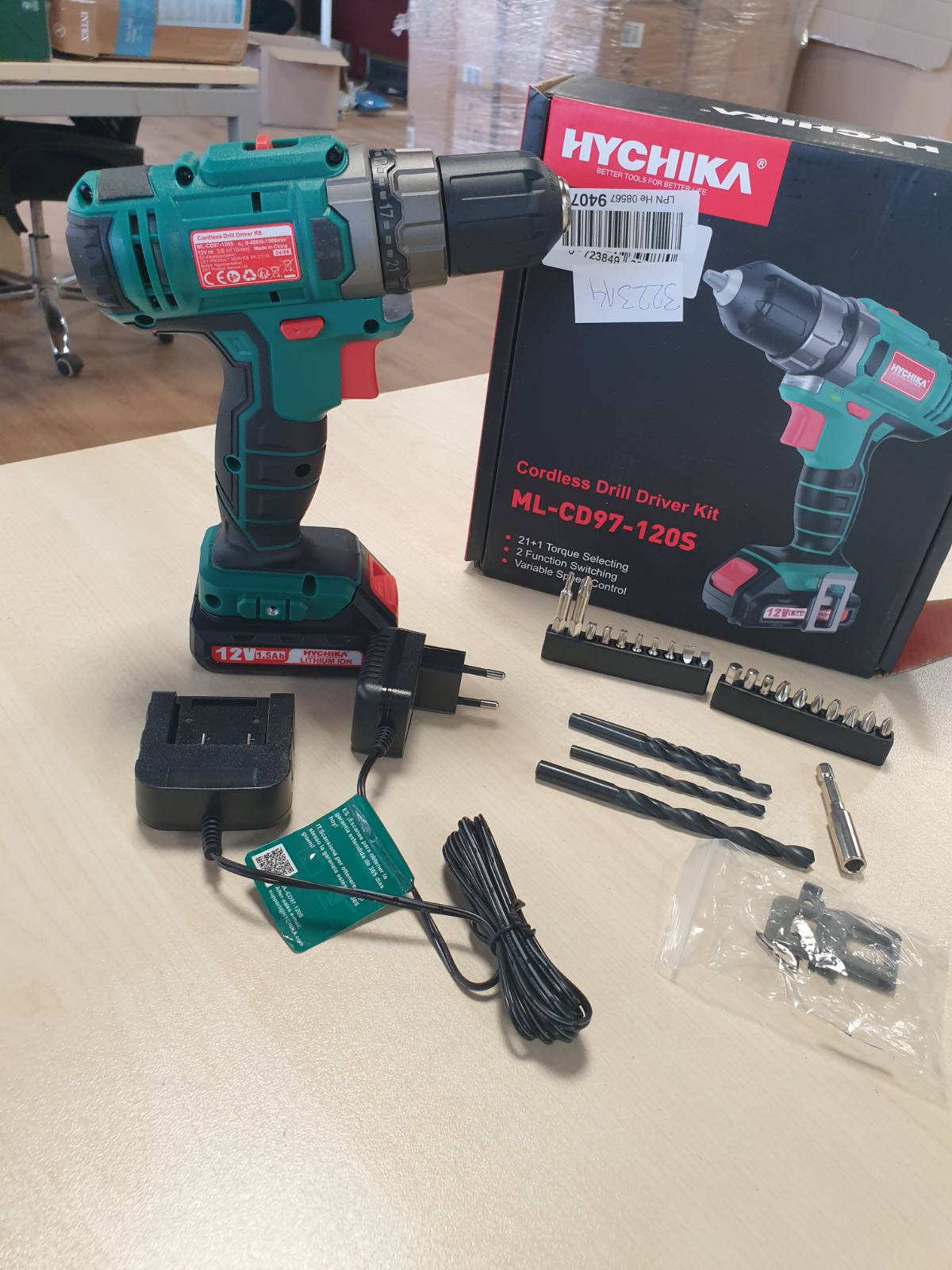 322314 - HYCHIKA Sharrë pa tel 12V, kaçavidë pa tel 30Nm, 21+1 cilësime çift rrotullues, 2 shpejtësi të rregullueshme, 26 aksesorë, dritë LED