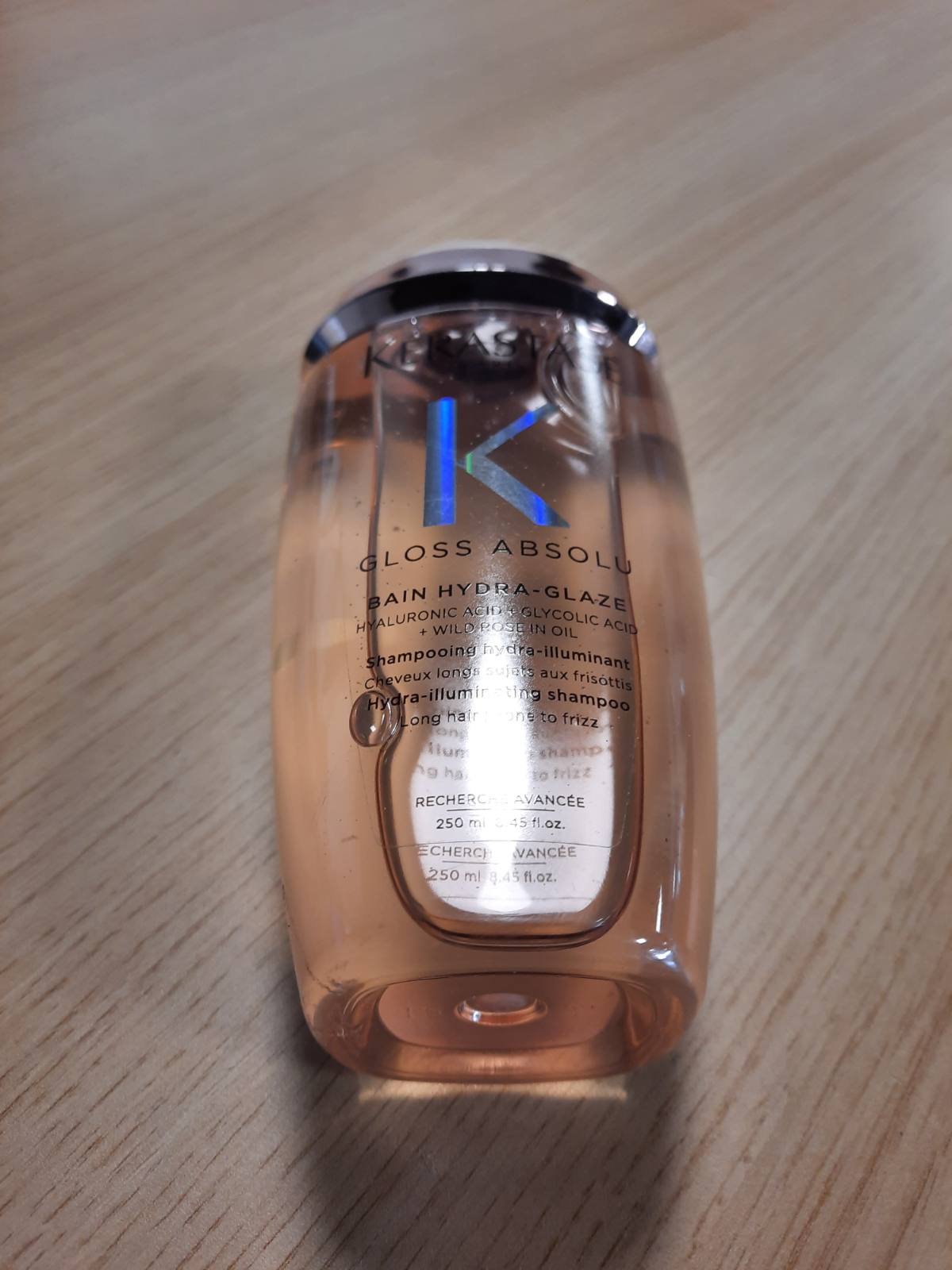 296999 - KERASTASE Gloss Absolu Shampo Hydra-Glaze, 250 ml, Acid Hialuronik, Acid Glikolik, për flokë të gjatë dhe të prirur ndaj kaçurrela