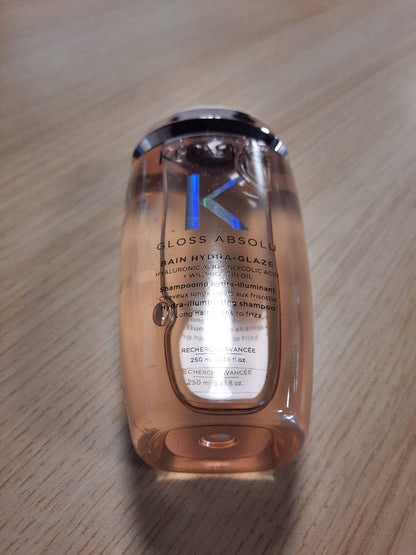 296999 - KERASTASE Gloss Absolu Shampo Hydra-Glaze, 250 ml, Acid Hialuronik, Acid Glikolik, për flokë të gjatë dhe të prirur ndaj kaçurrela