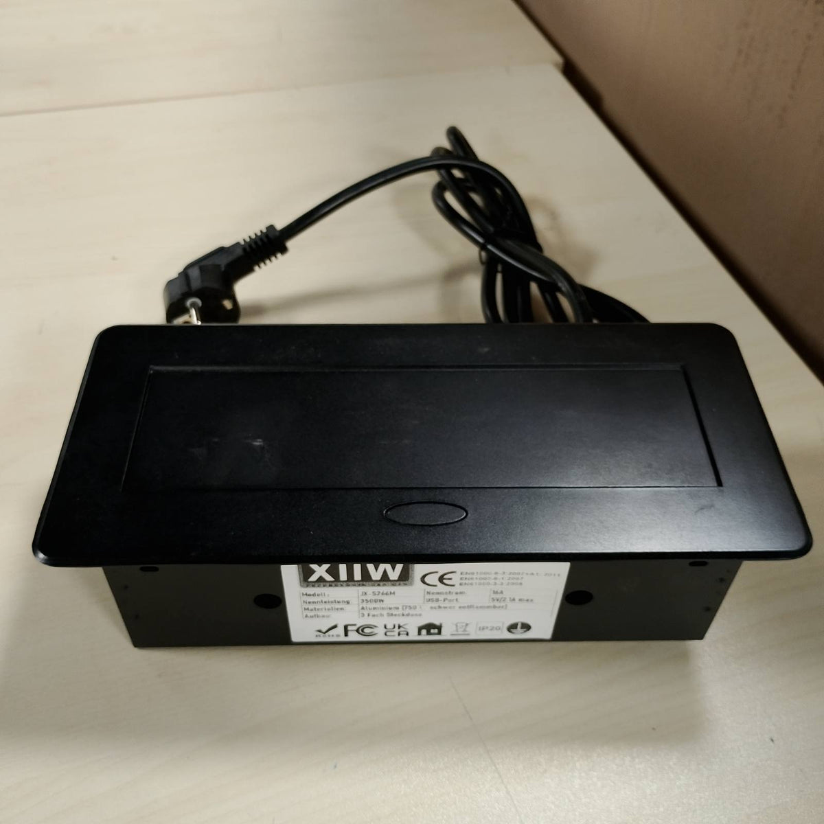 295841 - PRIZË alumini e futur në inkaso XIIW 3500W/16A - Shirit elektrik i zi