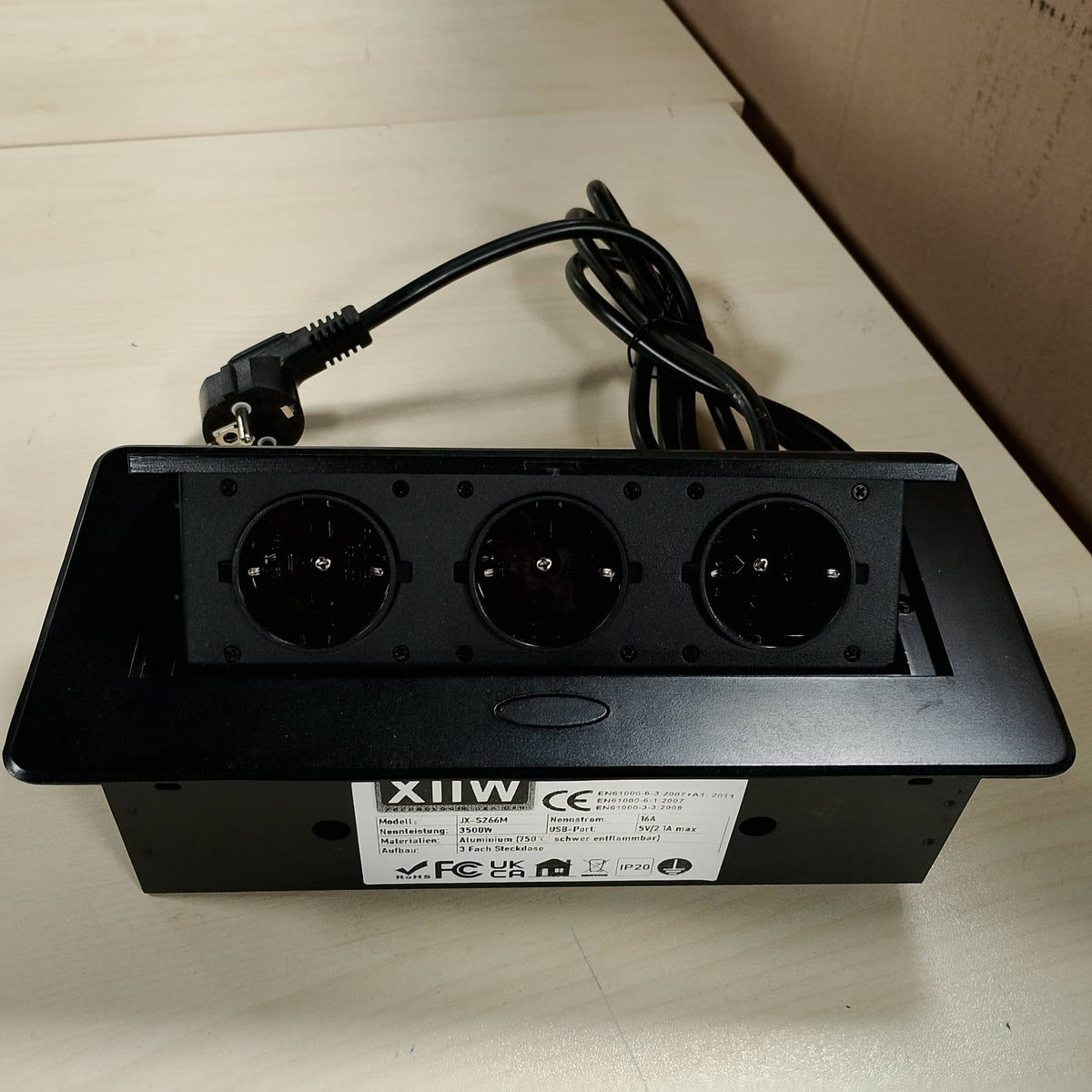 295841 - PRIZË alumini e futur në inkaso XIIW 3500W/16A - Shirit elektrik i zi