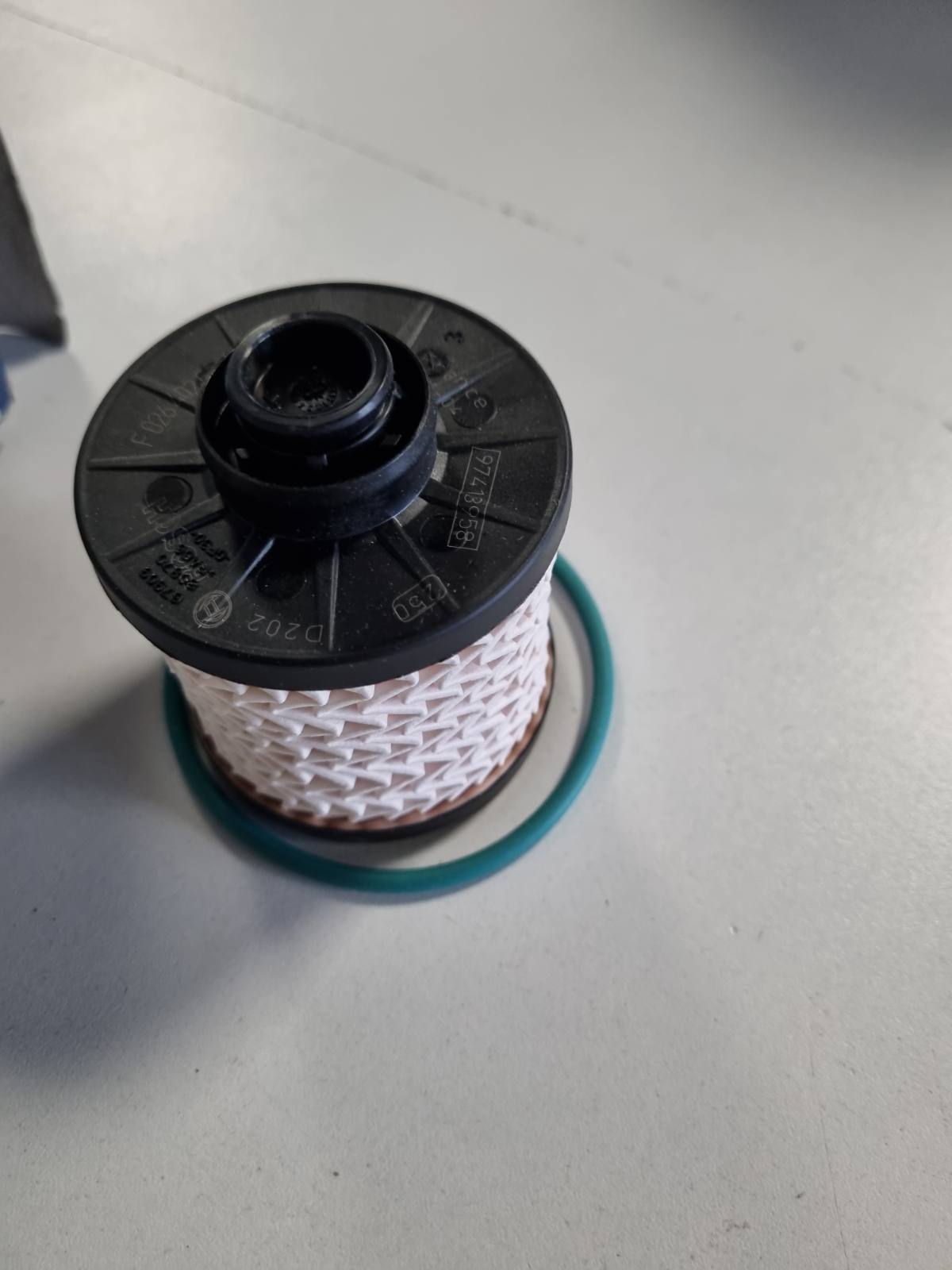 313449 - BOSCH Filtri i karburantit F026402533