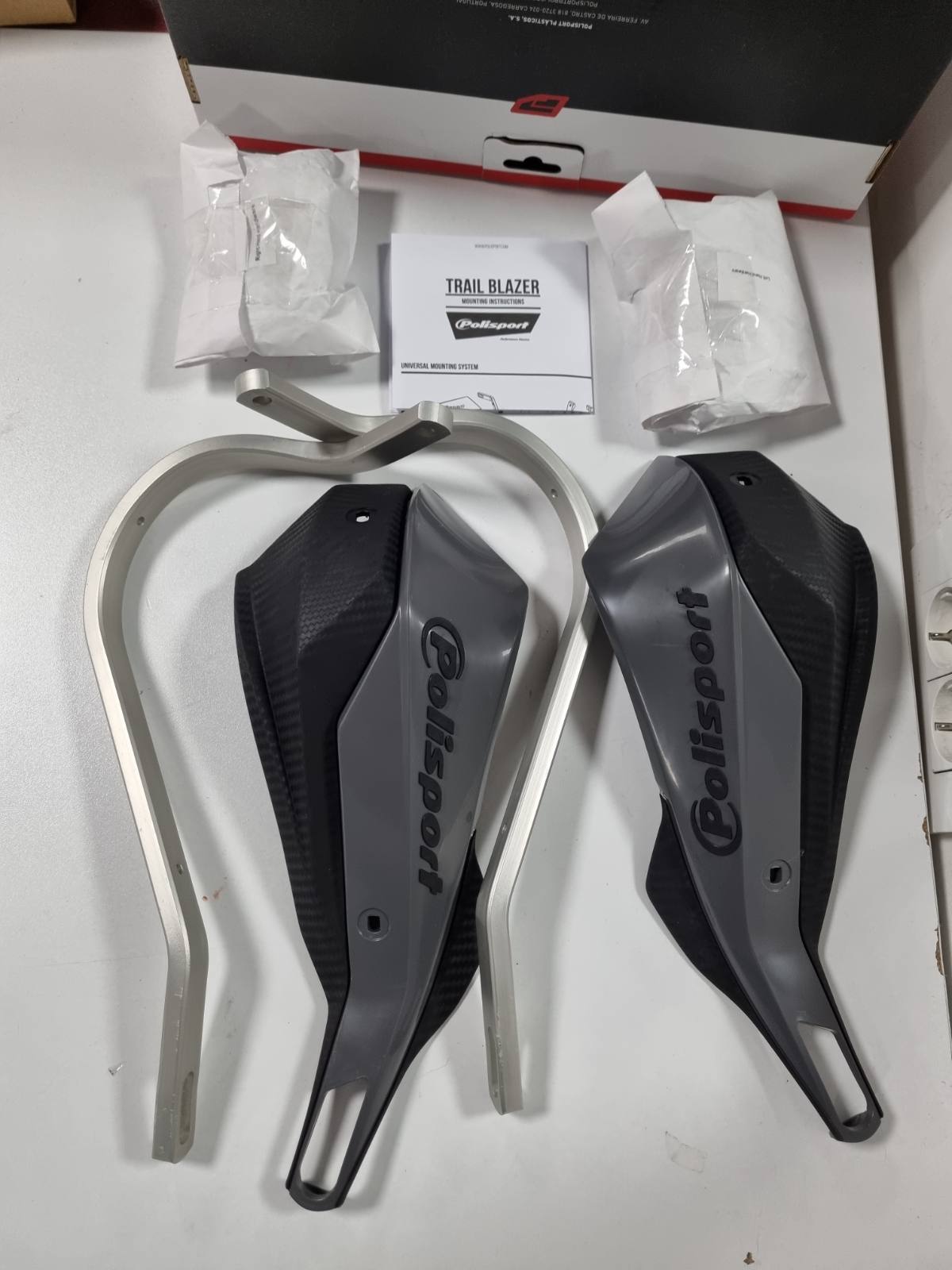 312557 - HANDGRD TRAILBLAZR GR BK, Nardo Gri/E zezë