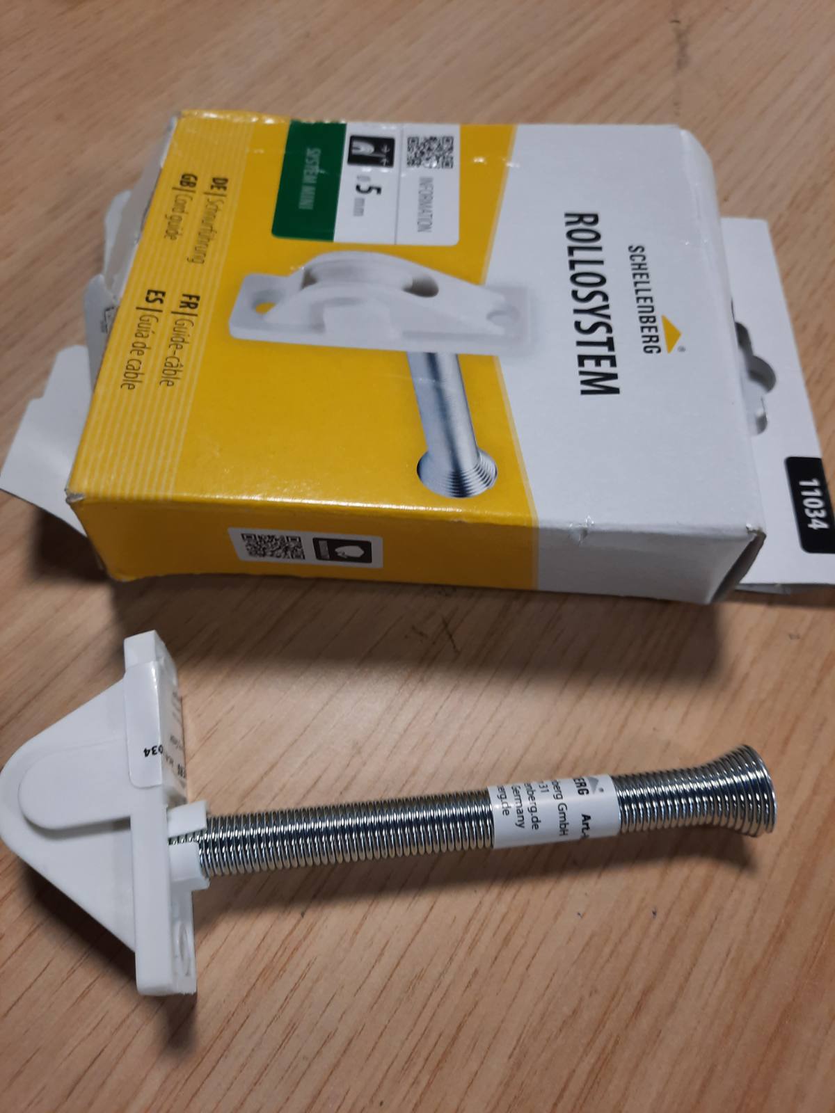 335612 - SCHELLENBERG Udhëzues kordoni 11034 për kordona roletash me diametër deri në 5 mm, funksionim me konsum të ulët