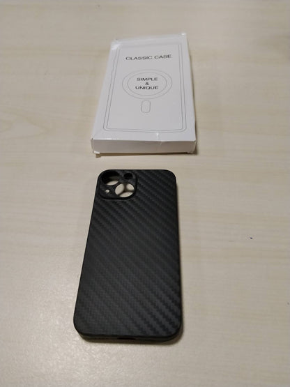 310094 - FAOMSEBS Mbulesë Ultra e Hollë për iPhone 13 Mini 5.4" [Teksturë Fibre Karboni] [Karikim Pa Tel]