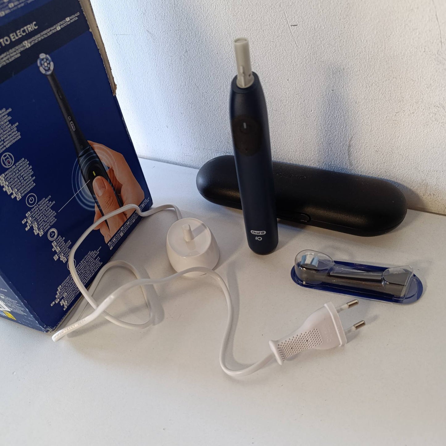 289527 - ORAL-B Furçë dhëmbësh elektrike iO Series 2, 1 kokë furçe, 3 mënyra larjeje, teknologji magnetike, kuti udhëtimi, e projektuar nga Braun, Ocean Blue