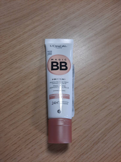 322040 - L'ORÉAL PARIS Krem Hidratues dhe me Ngjyrë, 30 ml, me Vitamina B5 dhe E, SPF 20, 03 Medium Light