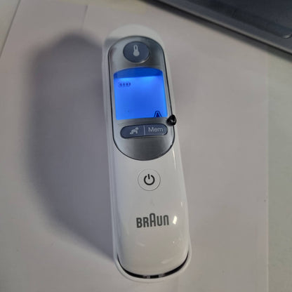 301857 - BRAUN Termometër Veshi ThermoScan 7 BRAIRT6520 | Teknologjia e Precizionit Age | Ekran Dixhital me Kodim Ngjyrash | Miqësor për Foshnje dhe Fëmijë të Vegjël