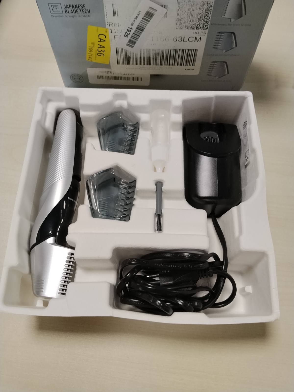 320993 - PANASONIC ER-GK60-S503 | Makinë prerëse trupi - iShaper, 4 pozicione prerjeje, 4 aksesorë, Jetëgjatësi baterie 40 minuta, Ngarkim 8 orësh, i lagësht dhe i thatë, Argjend