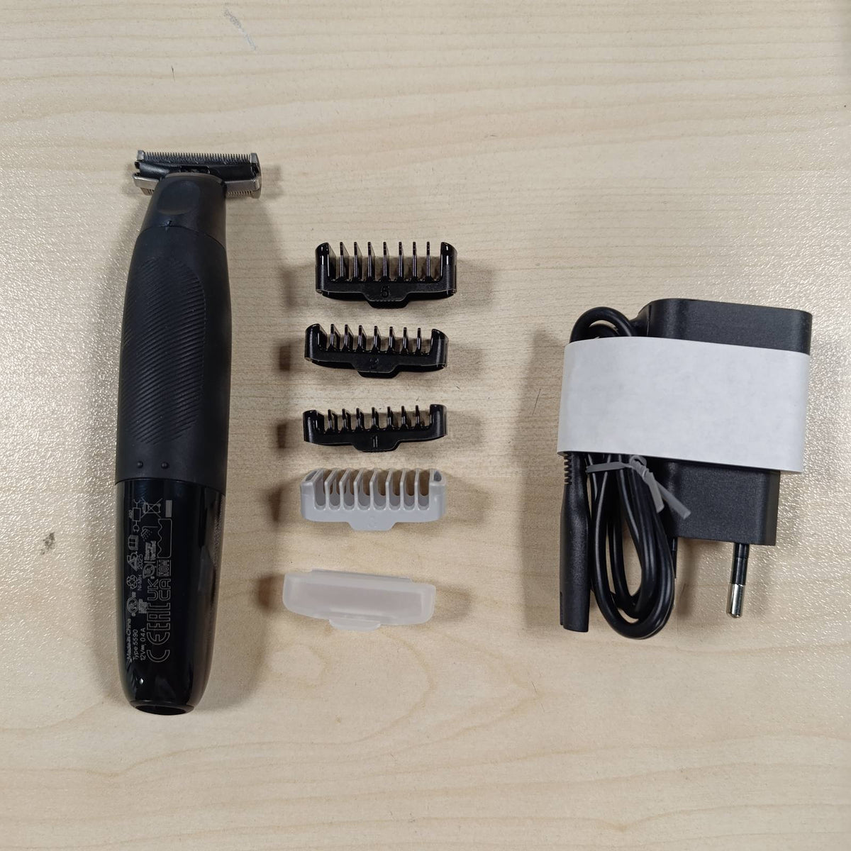 301990 - GILLETTE Brisk elektrik Fusion One Hybrid për meshkuj, i zi