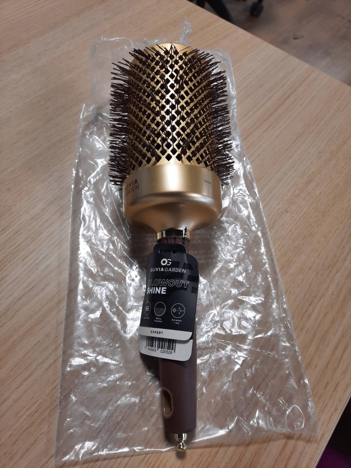 289714 - OLIVIA GARDEN Expert Blowout Shine - Furçë e rrumbullakët qeramike antistatike për tharje me shkëlqim, ngjyrë Ari dhe Kafe, 65 mm