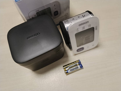 307307 - OMRON Monitor i presionit të gjakut RS4 - Test Winner Stiftung Warentest 11/2023