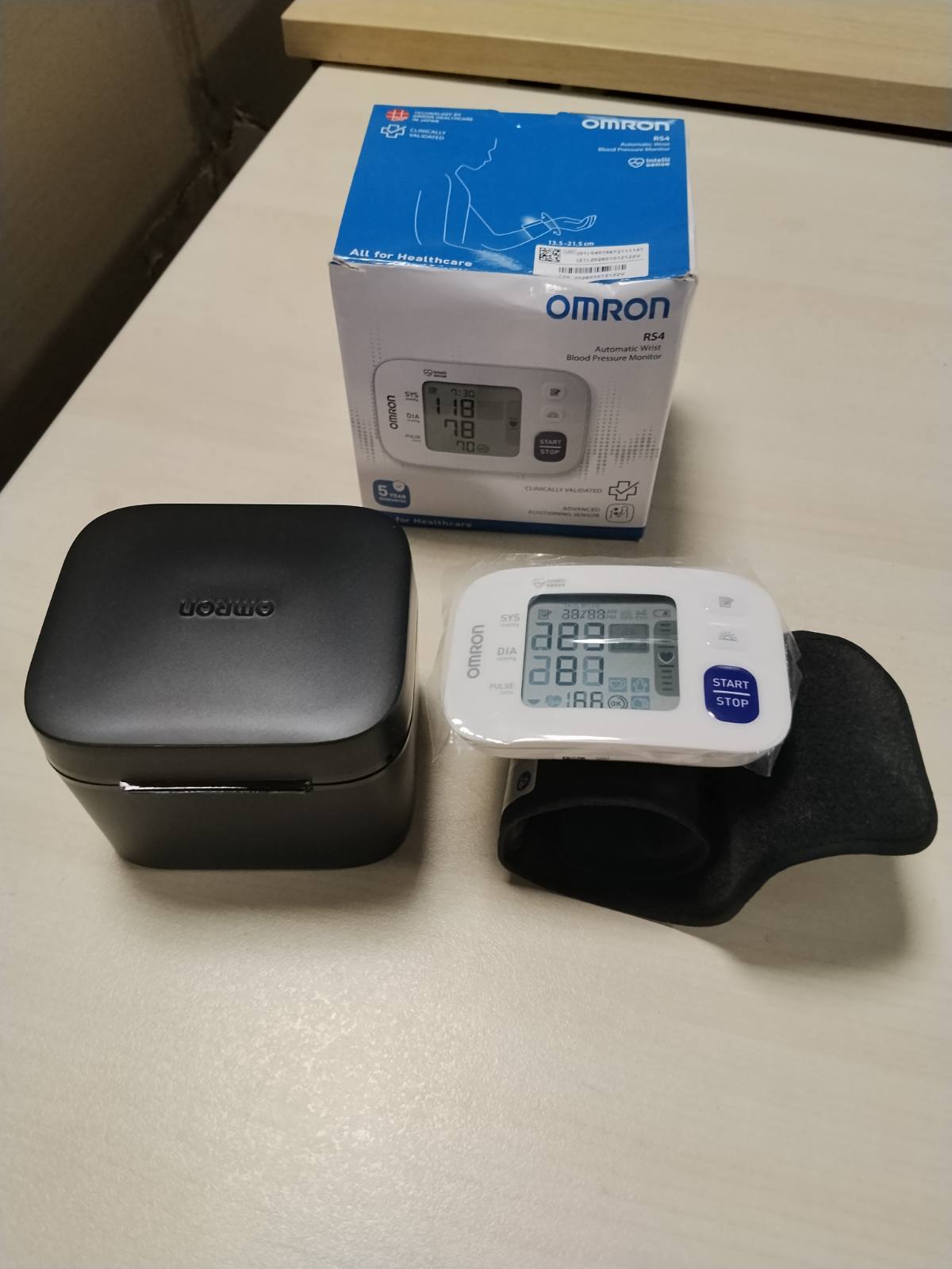 296749 - OMRON - Monitor i presionit të gjakut RS4 - Test Winner Stiftung Warentest 11/2023