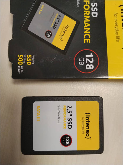 308825 - INTENSO Diske SSD Interne 2,5" SATA III Performance 128 Go 550 Mo/Sec Noir
