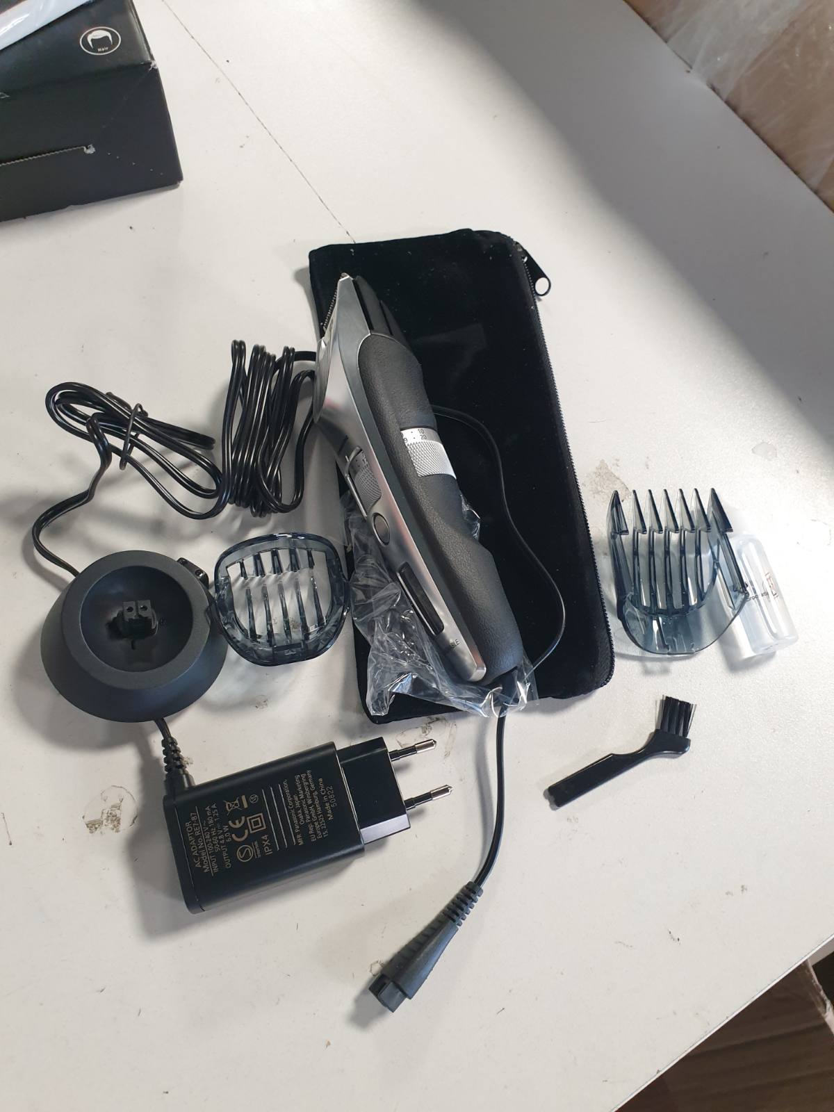 274860 - PANASONIC ER-SC60-S803, Makinë Prerëse Flokësh për Meshkuj, Portative, 20 Gjatësi të Rregullueshme, Argjendi