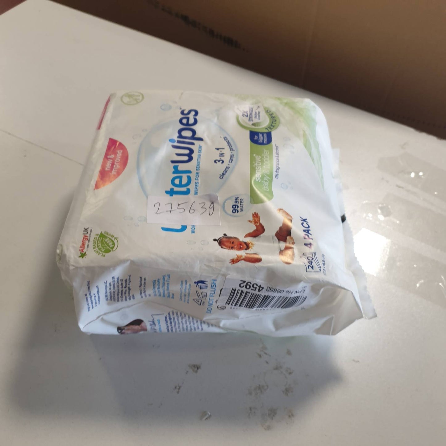 275639 - WATERWIPES Peceta Sensitive+, 240 copë (4 pako), pastron 3 në 1, 99.9% ujë, pa aromë