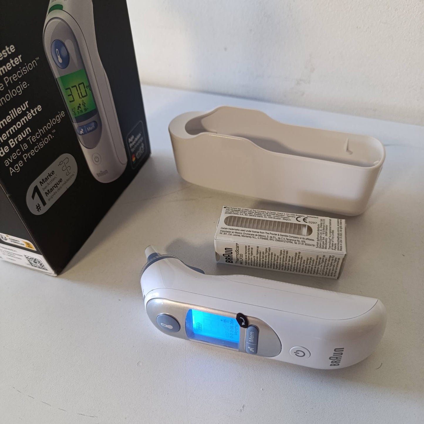 275133 - BRAUN Termometër Veshi ThermoScan 7 BRAIRT6520 | Teknologji Precizionit Age | Ekran Dixhital me Kodim Ngjyrash | Miqësor për Foshnje dhe Fëmijë të Vegjël
