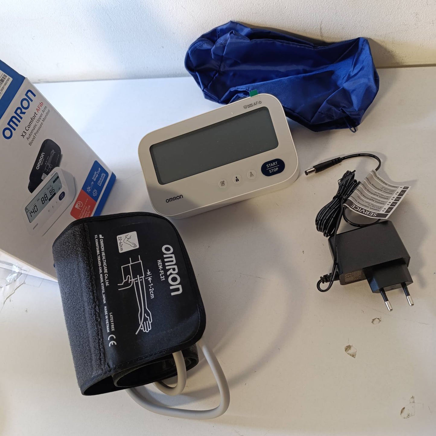 275027 - OMRON X3 COMFORT AFIB - MONITOR DIXHITAL I TENSIONIT TË GJAKUT PËR KRAHUN E SIPËRM ME ZBUKIM AUTOMATIK TË FIBRILACIONIT ATRIAL (AFIB) | MONITOR I TENSIONIT TË GJAKUT I VALIDUAR KLINIKISHT PËR 2 PËRDORUES