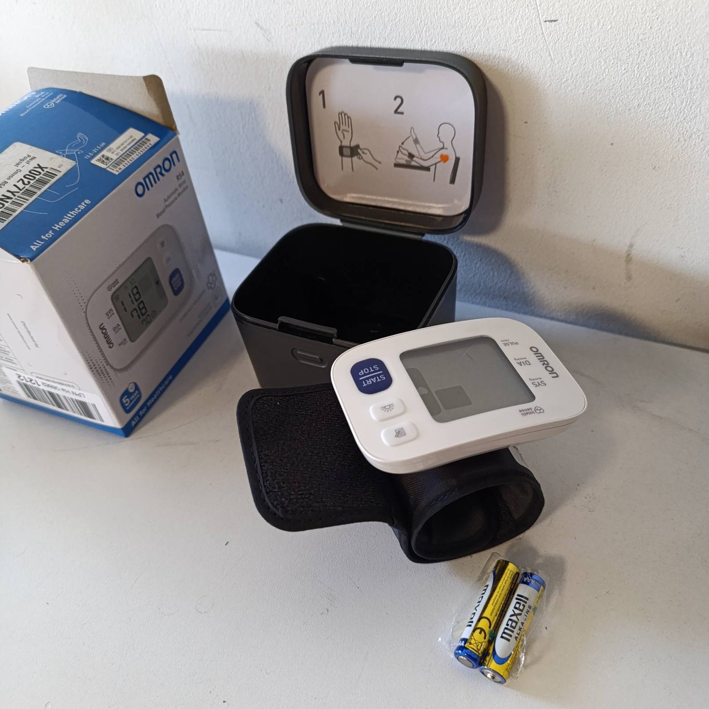 275090 - OMRON Monitor automatik i tensionit të gjakut për kyçin e dorës RS4, fitues i testit Stiftung Warentest 11/2023, i validuar klinikisht, me memorie, sensor pozicionimi