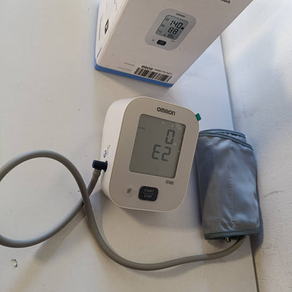275293 - OMRON X2 Essential - Monitor dixhital i tensionit të gjakut për krahun e sipërm, i validuar klinikisht, zbulim i rrahjeve të parregullta të zemrës dhe hipertensionit, me kontroll të përshtatjes së manshetës, 22-32 cm