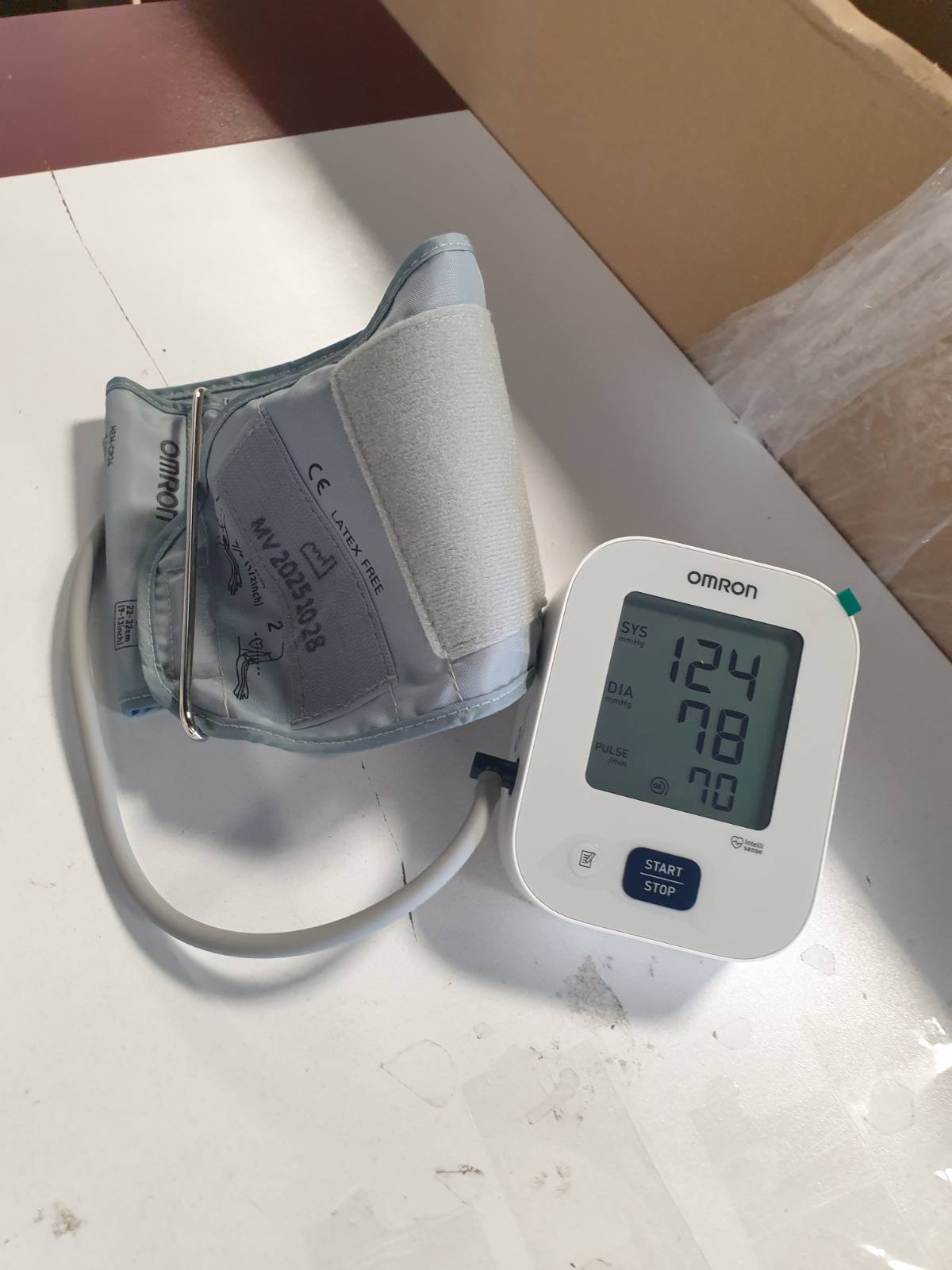 275141 - OMRON Monitor Tensioni i Gjakut për Krahun e Sipërm X2+ Connect | Validuar Klinikisht | Bluetooth + Aplikacion Falas | Manshetë Universale 22-42 cm