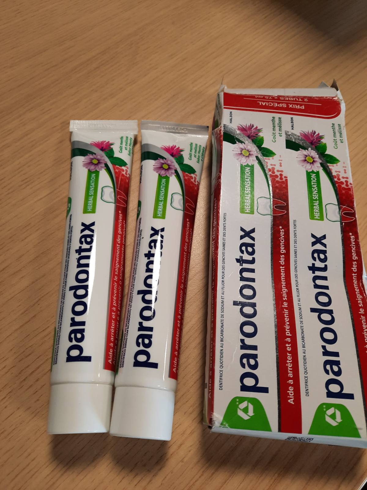 302379 - PARODONTAX Pastë dhëmbësh Herbal Sensation - 2 x 75 ml - Me aromë menteje dhe meli limoni